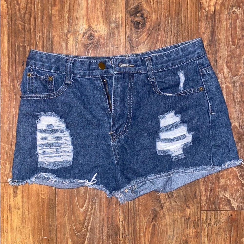 Blue jean ripped Shorts - Picture 2 of 3